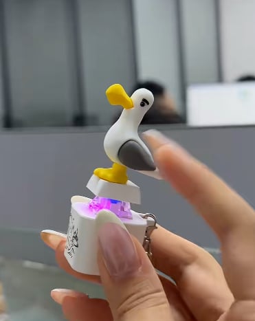 🐦 😂Seagull "MINE!" Sound Button Keychain – Real Sound & LED Light Fun Gift