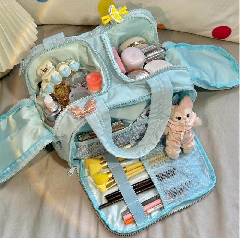 🚨Clearance Sale — Large Capacity Makeup Bag | 30% OFF | Limited Stock!