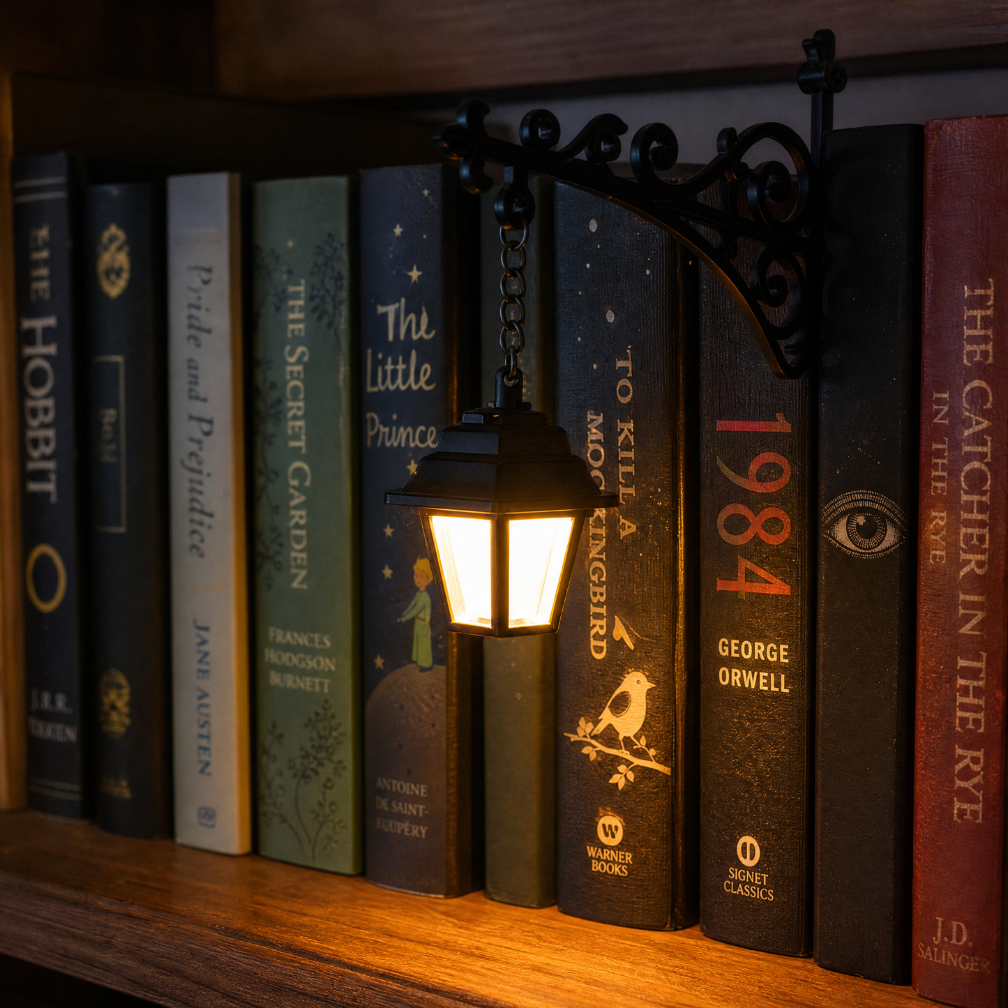 Library Lantern-Decorative Bookshelf Lighting