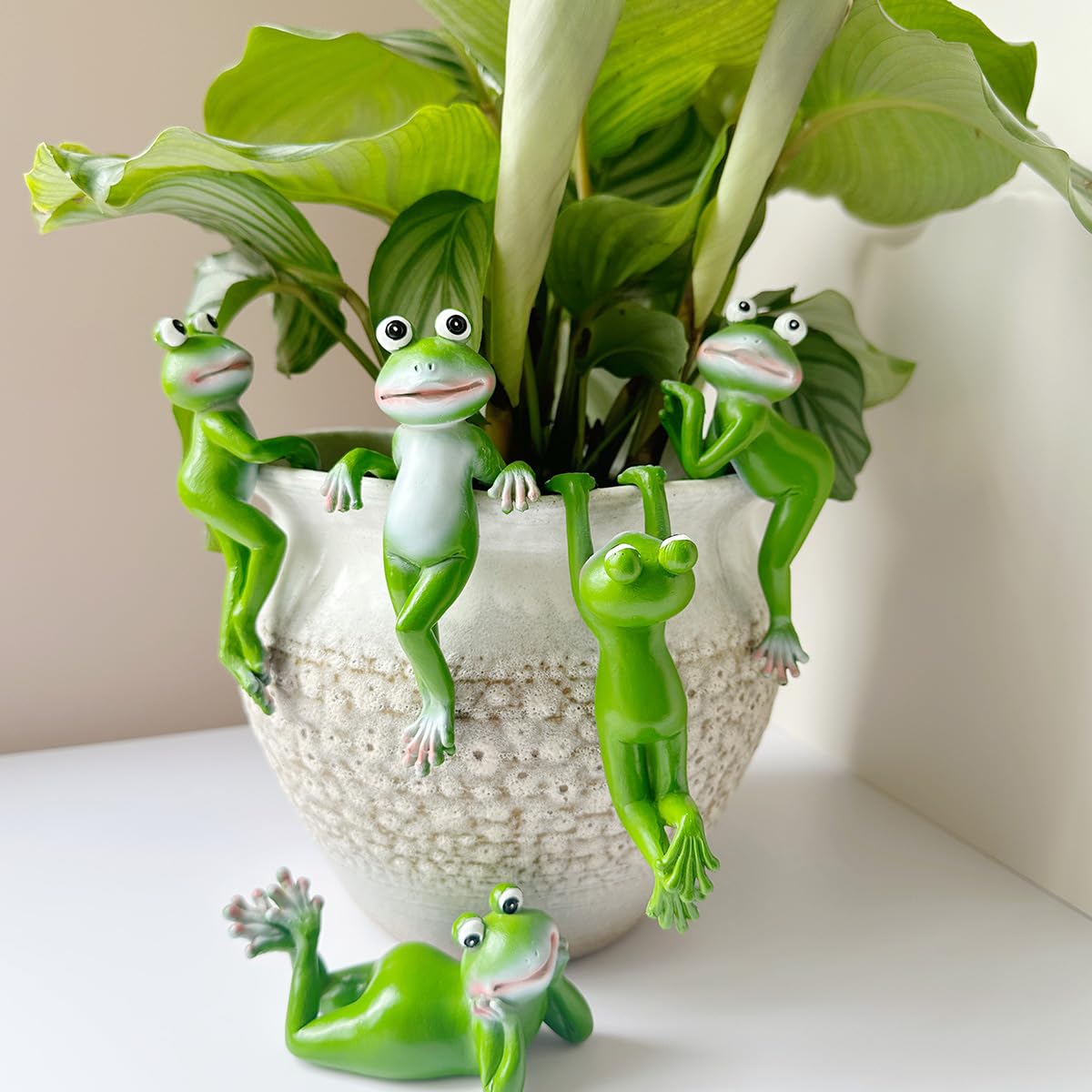 ONLY 3 SETS LEFT 🔥Cute Climbing Frog Planter Pot Decoration 🐸🌿